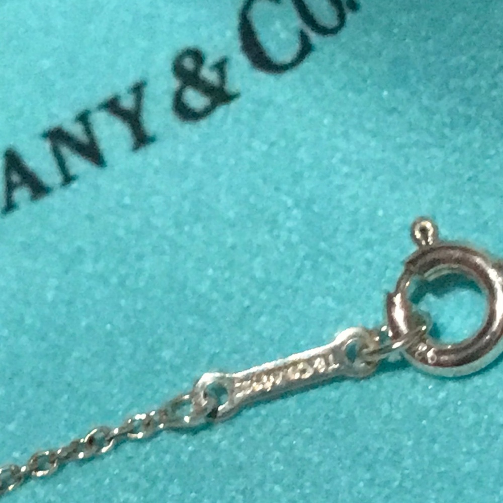 NWOT TIFFANY & CO. Goldoni Scroll Heart Necklace - Picture 3 of 6